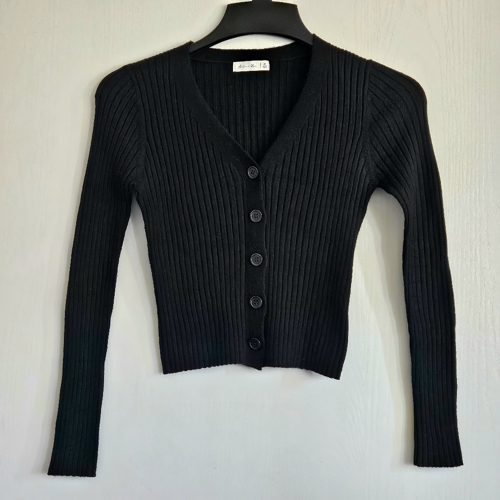 Black Ribbed V-neck Button-Up Cardigan